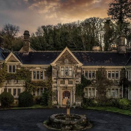 Lewtrenchard Manor Hotel Bagian luar foto