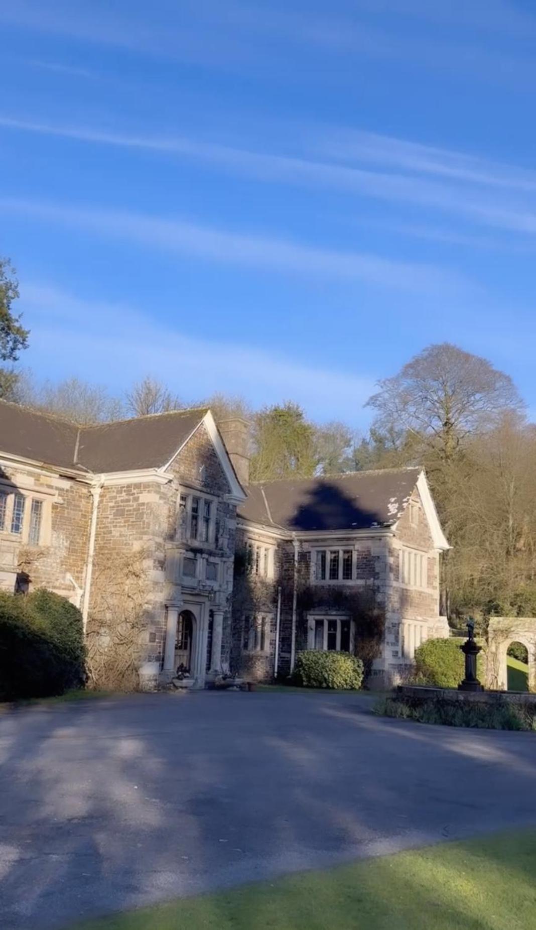 Lewtrenchard Manor Hotel Bagian luar foto