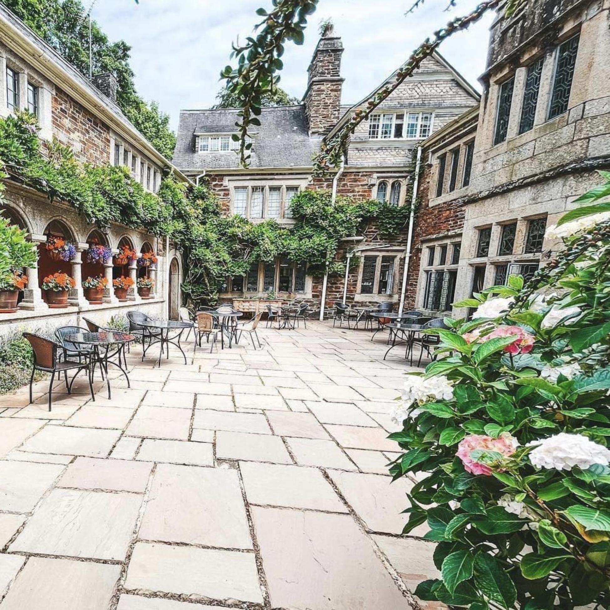 Lewtrenchard Manor Hotel Bagian luar foto