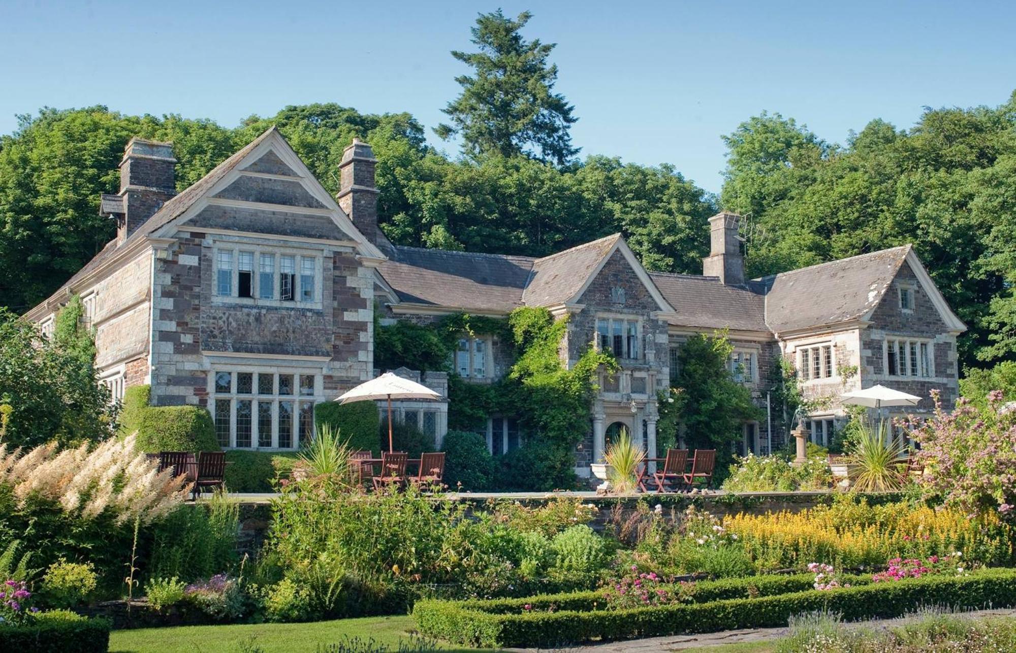 Lewtrenchard Manor Hotel Bagian luar foto