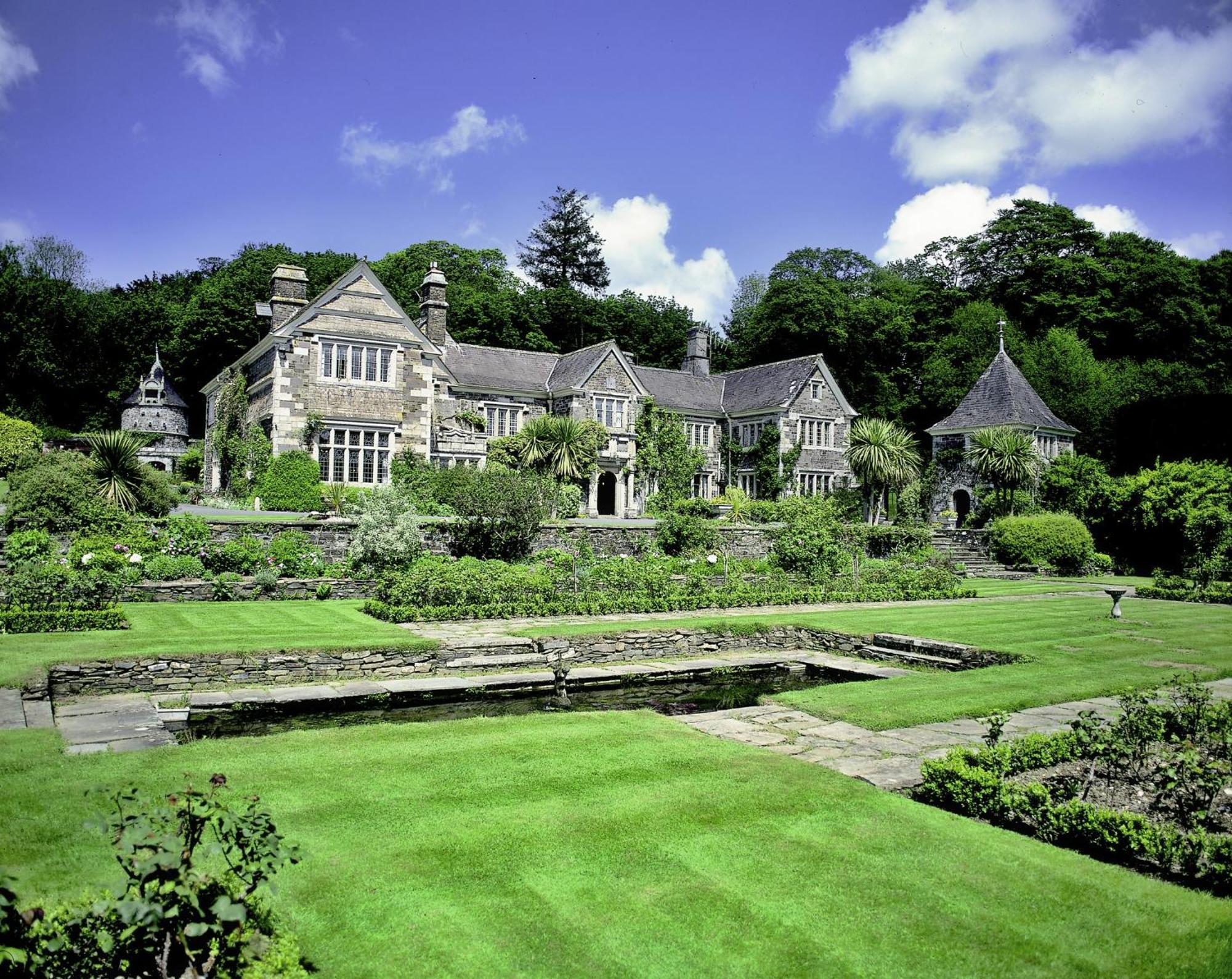 Lewtrenchard Manor Hotel Bagian luar foto